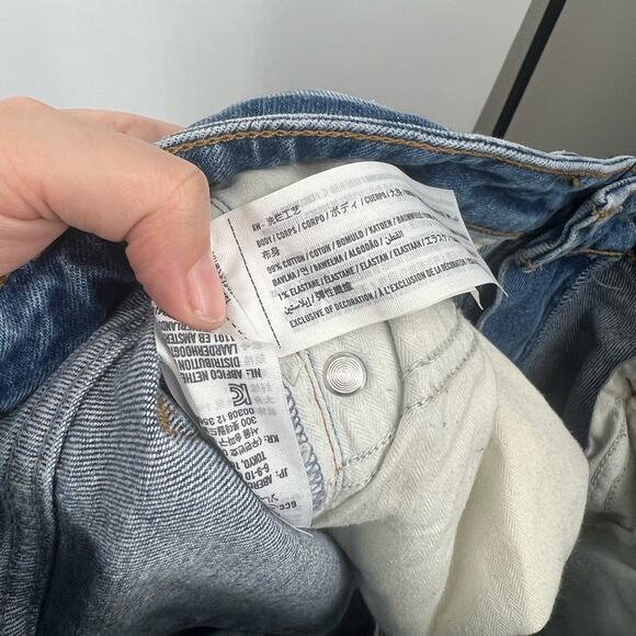 Abercrombie & Fitch Curve Love High Rise Mom Jeans Distressed - Picture 7 of 7